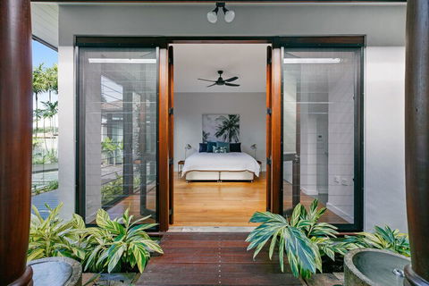 ESPRIT 2 PALM COVE BRAND NEW - Tourism Noosa 6