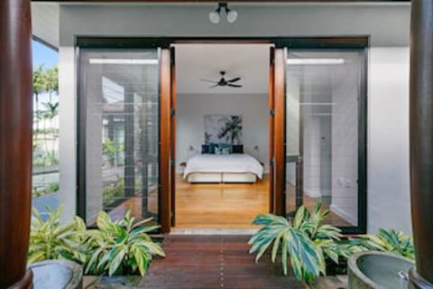 ESPRIT 2 PALM COVE BRAND NEW - Tourism Noosa 2