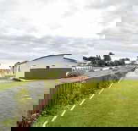 Wellington Lake Retreat