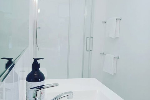 Old White Church Bed & Breakfast - Tourism Noosa 3
