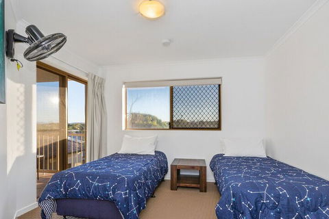 EXCLUSIVE OCEAN VIEW PENTHOUSE On MARINE PARADE - Tourism Noosa 3