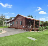 The Log Cabin 47 Jetty Road - Tourism Noosa