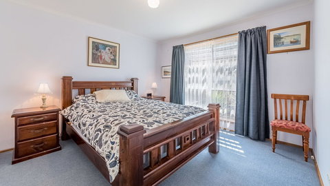 THE Lighthouse Surf Side - Tourism Noosa 3