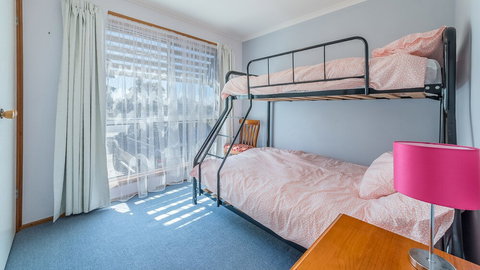 THE Lighthouse Surf Side - Tourism Noosa 1