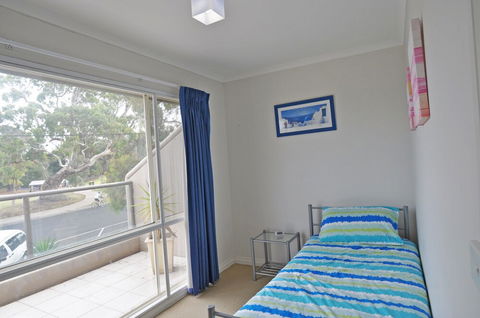 THE Esplanade 4 Free Wifi & Foxtel - Tourism Noosa 4