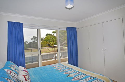 THE Esplanade 4 Free Wifi & Foxtel - Tourism Noosa 6