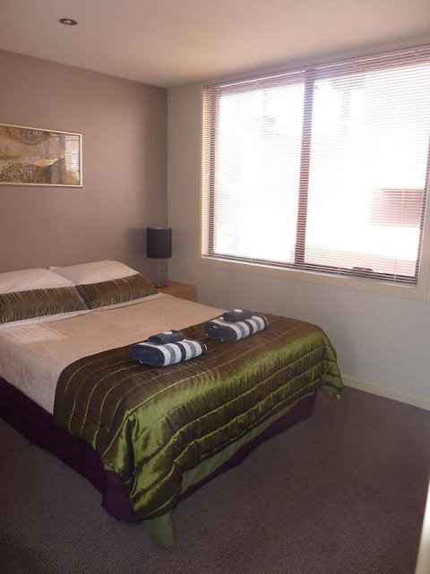 Flinders Lane Holiday Apartments - Tourism Noosa 5