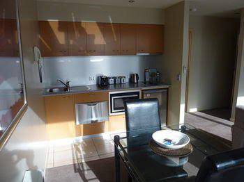 Flinders Lane Holiday Apartments - Tourism Noosa 0