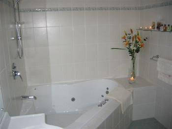 Jerimuda B & B - Tourism Noosa 0