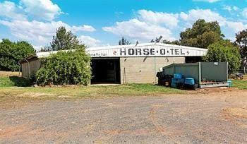 Tarcutta Halfway Motor Inn - Tourism Noosa 3