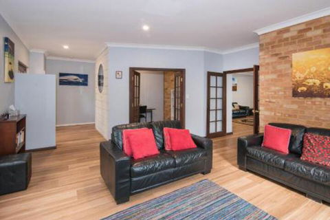 Family Friendly Holiday Haven - Tourism Noosa 5