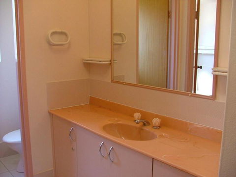Renas Court Unit 6 72 Little Street - Tourism Noosa 1