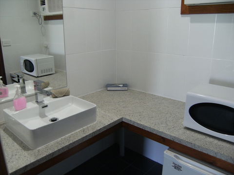 Regency Court Motel - Tourism Noosa 5