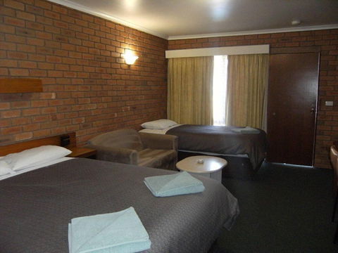 Regency Court Motel - Tourism Noosa 4