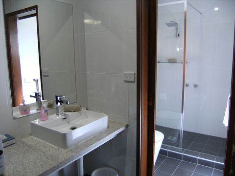 Regency Court Motel - Tourism Noosa 3