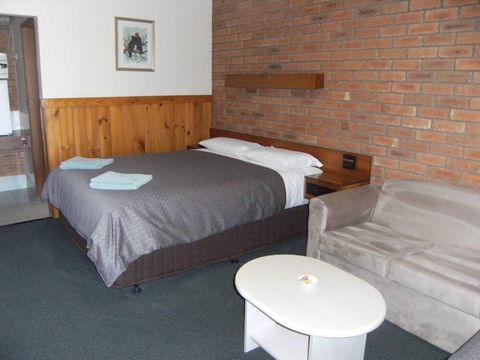 Regency Court Motel - Tourism Noosa 6