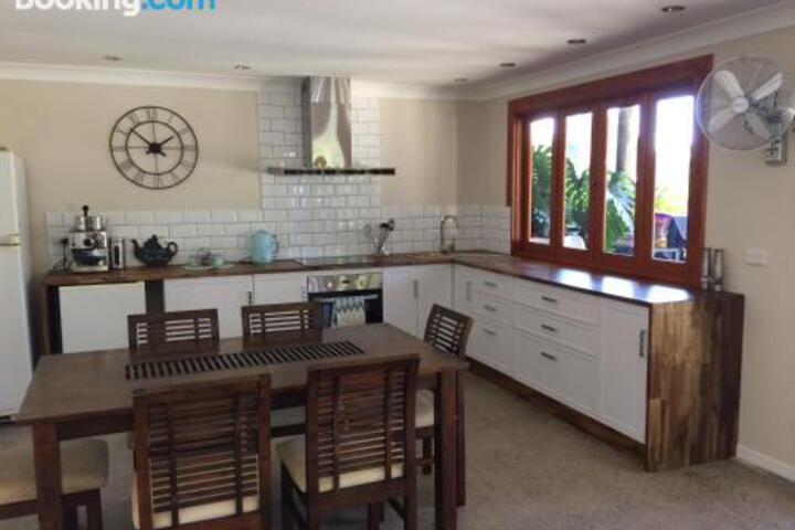 Takura QLD Tourism Noosa