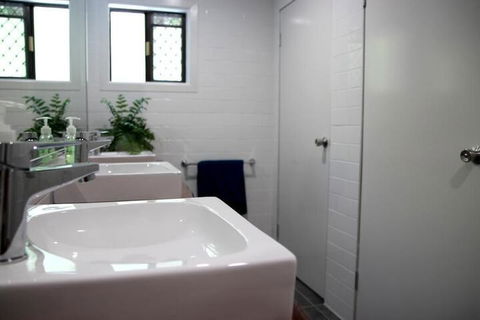 Yeppoon Beachhouse - Hostel - Tourism Noosa 5