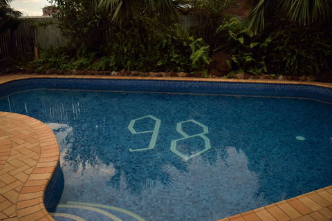 Motel 98 - Tourism Noosa 3