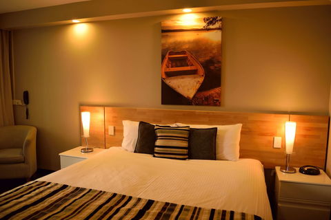 Motel 98 - Tourism Noosa 6