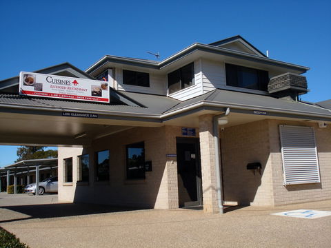 Oakey Motor Inn - Tourism Noosa 5