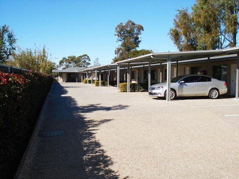 Oakey Motor Inn - Tourism Noosa 1