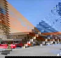 St Georges Motor Inn - Tourism Noosa