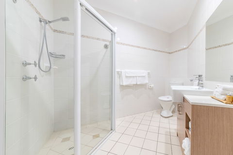 Terrigal Sails Serviced Apartments - Tourism Noosa 4