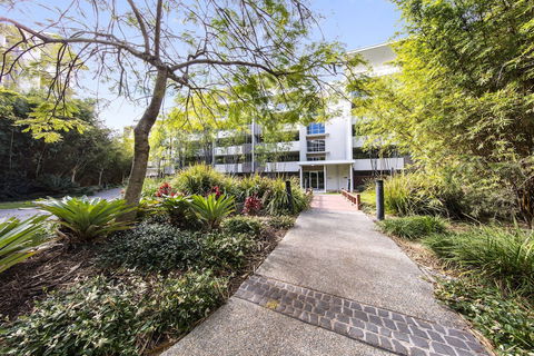 Oaks Brisbane Mews Suites - Tourism Noosa 1