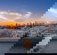 Oaks Melbourne South Yarra Suites