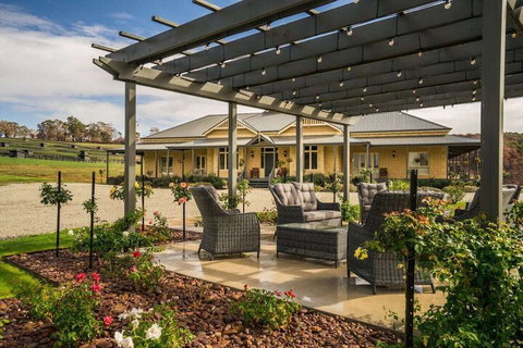 Tallawarra B & B - Tourism Noosa 1