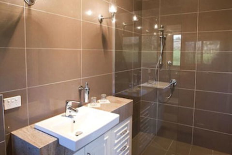 Tallawarra B & B - Tourism Noosa 4