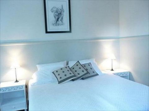 A Room With A View Bed & Breakfast - Tourism Noosa 5