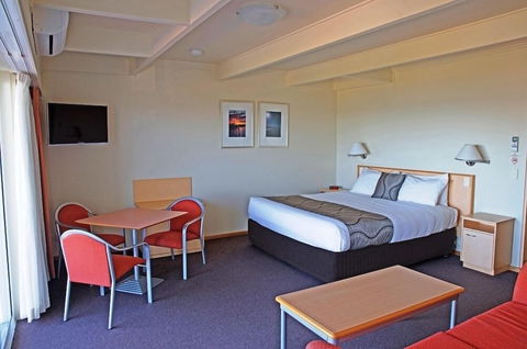 Amooran Oceanside - Tourism Noosa 3