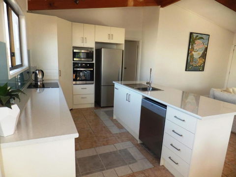TERRIFIC On TAMARA CRESCENT - Tourism Noosa 6