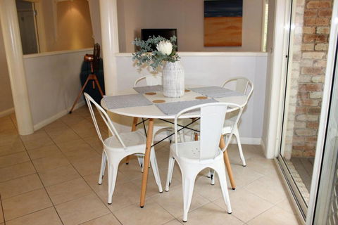 FRANGIPANI BEACH HOUSE PET FRIENDLY 22 Belbourie Cres Boomerang Beach - Tourism Noosa 3