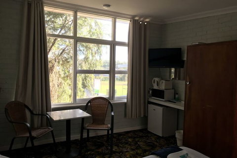 Walpole Hotel Motel - Tourism Noosa 7