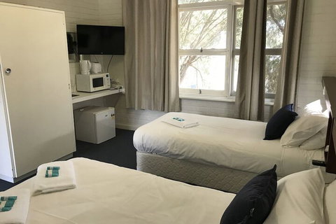 Walpole Hotel Motel - Tourism Noosa 5