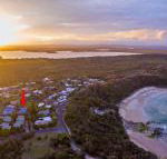 Angourie Blue 7 stroll to surfing beaches. - Tourism Noosa