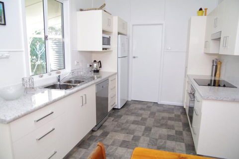 Fleur Cottage 7 Willow Street - Tourism Noosa 5