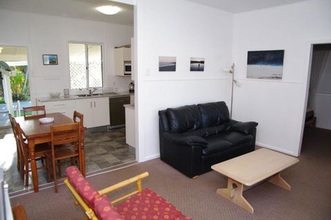 Fleur Cottage 7 Willow Street - Tourism Noosa 3