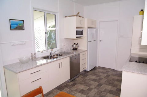 Fleur Cottage 7 Willow Street - Tourism Noosa 6
