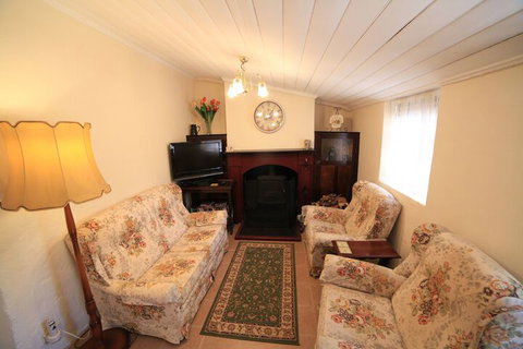 Miss Mabel Cottage - Adults Only - Tourism Noosa 5