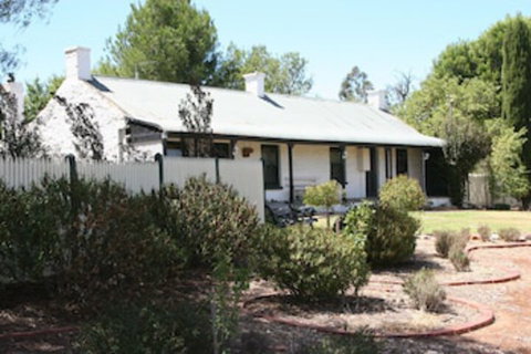 Miss Mabel Cottage - Adults Only - Tourism Noosa 0