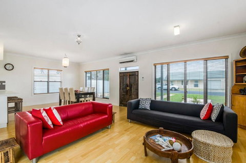 Zaahira House - Tourism Noosa 4