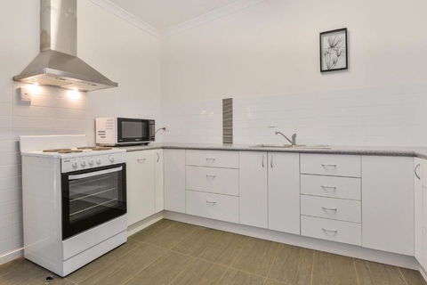 Getaway Villas Unit 38 3 1 Bedroom Self Contained Accommodation - Tourism Noosa 2