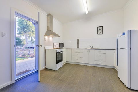 Getaway Villas Unit 38 3 1 Bedroom Self Contained Accommodation - Tourism Noosa 7