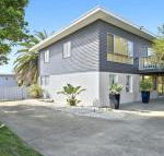Middle Sea perfect for two families - Tourism Noosa