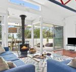 The Boathouse comfortable beachfront home - Tourism Noosa