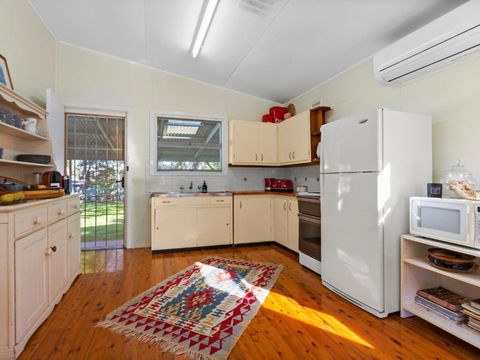 Between 2 Beaches Comfortable Private Sanctuary - Tourism Noosa 3